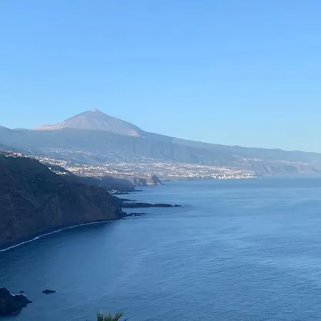 Cliffhanger Spectacular View Over North Coast