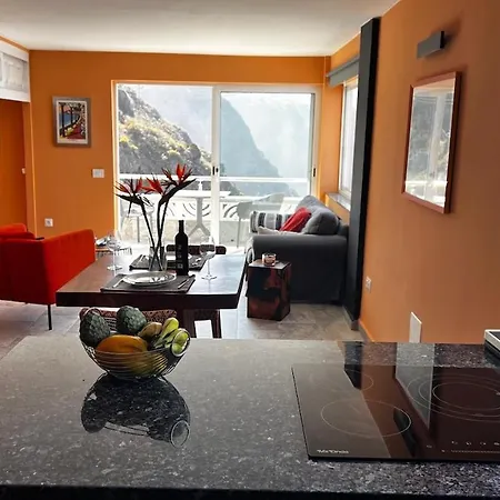 Cliffhanger Spectacular View Over North Coast Lägenhet *