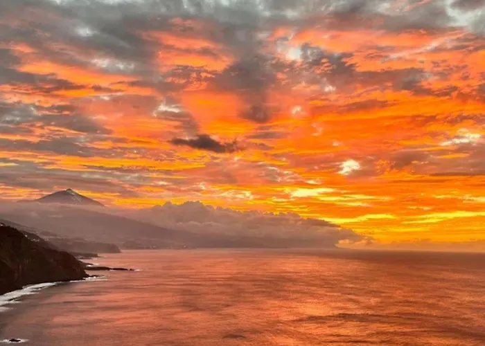 Cliffhanger Spectacular View Over North Coast 아파트