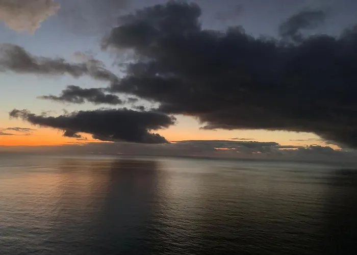 Cliffhanger Spectacular View Over North Coast