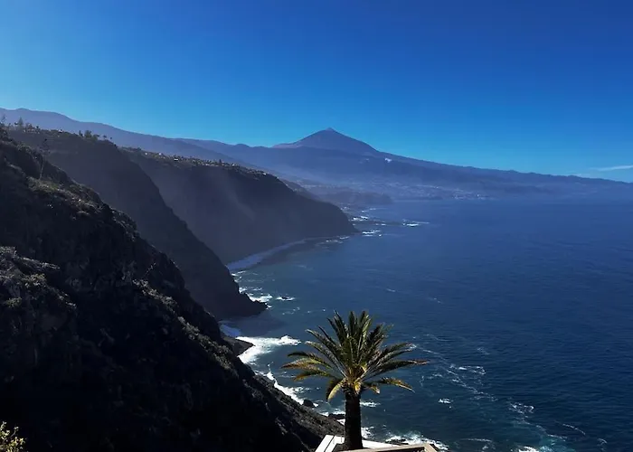 Cliffhanger Spectacular View Over North Coast *