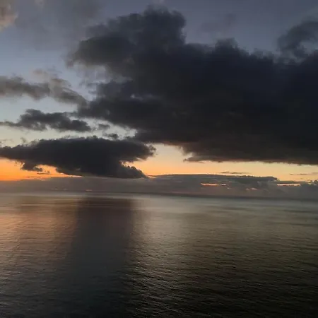 Cliffhanger Spectacular View Over North Coast