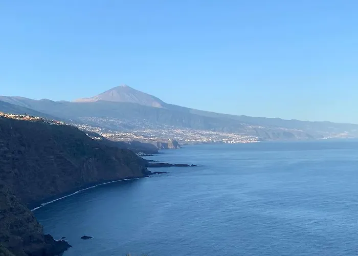 Cliffhanger Spectacular View Over North Coast
